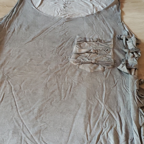 1 med left💕New Pol laser cut tank - Picture 4 of 8